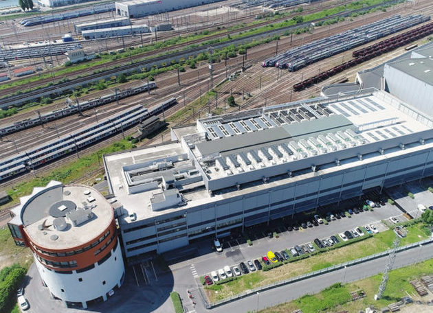 flickity display Equinix Paris Pantin PA4 Aerial View of Pantin Data Center